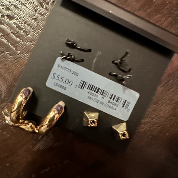 3 pairs Gold Earrings and ear cuffs - Picture 2 of 2